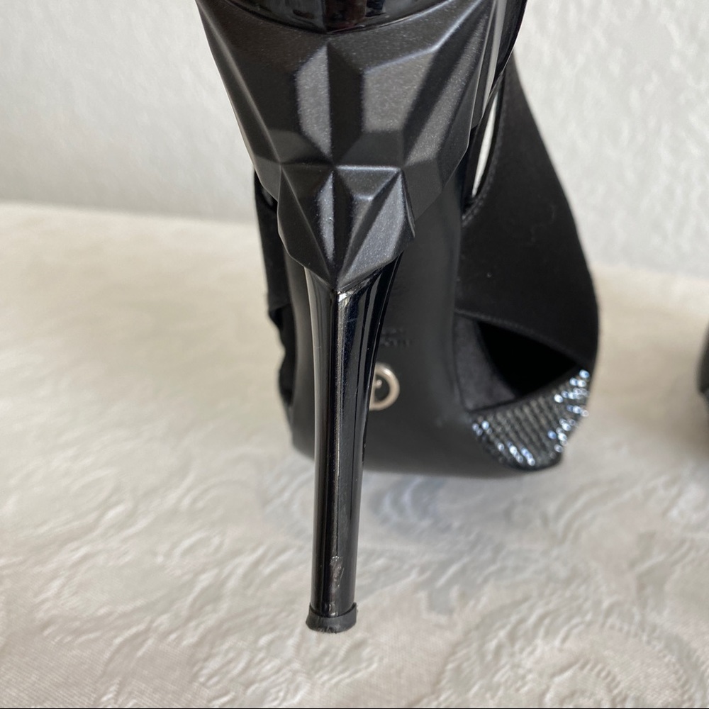 Giorgio Armani satin crystal embellished pumps - Picture 10 of 10